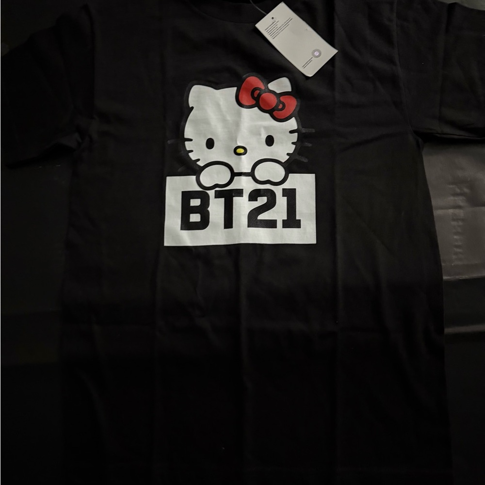 women’s small Black T-Shirt with Hello Kitty Design